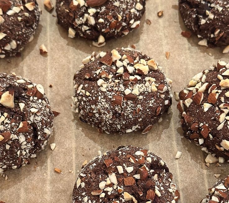 Chocolate Rye Buns with Almonds